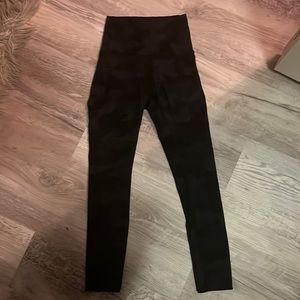 Black and dark gray army Lululemon leggings